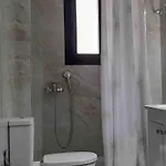 Grey Swan - Modern & Stylish With Private Parking Volos