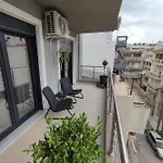 Grey Swan - Modern & Stylish With Private Parking Apartment *