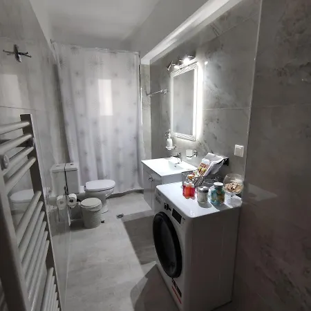 Grey Swan - Modern & Stylish With Private Parking アパート