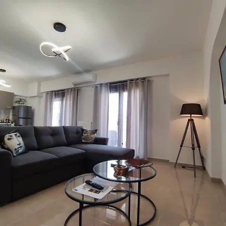 Grey Swan - Modern & Stylish With Private Parking Apartment