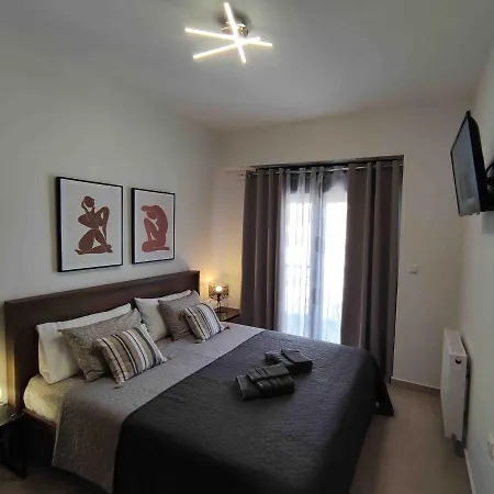 Grey Swan - Modern & Stylish With Private Parking Apartment