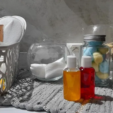 Grey Swan - Modern & Stylish With Private Parking *