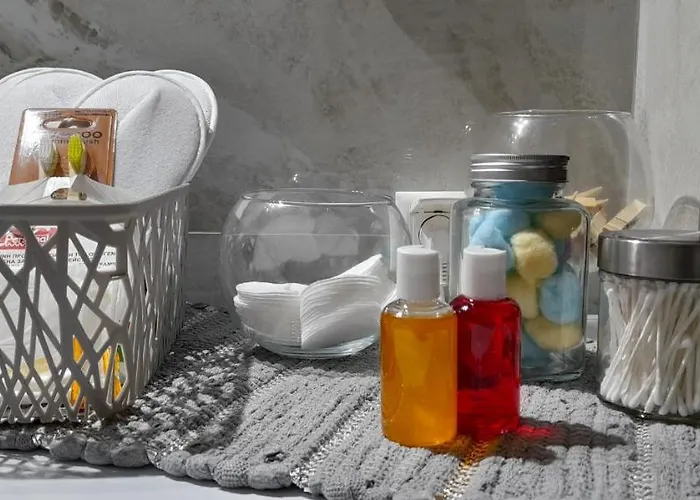 Grey Swan - Modern & Stylish With Private Parking *