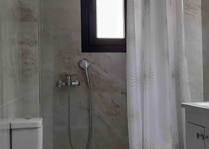 Grey Swan - Modern & Stylish With Private Parking Волос